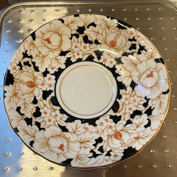 Victoria C & E bone china Peony hand painted tea cup & saucer - Picture 5 of 8